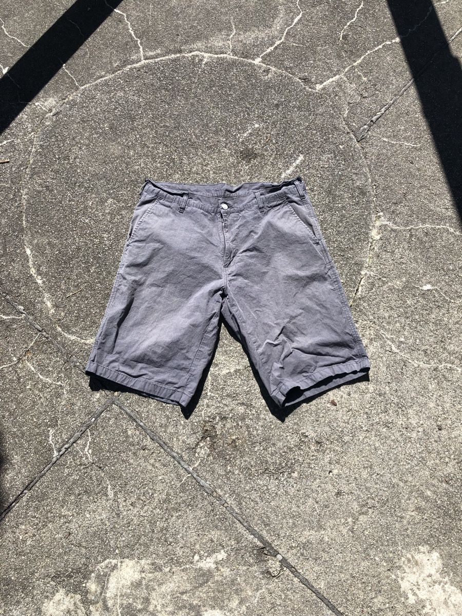 Carhartt Pantaloni: Carhartt Presenter Bermuda – Usato da Fribourg venduto da ann_l9b7