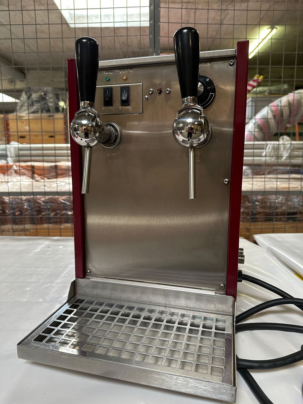 Elettrodomestici da cucina: Heissgetränkegerät/Durchlauferhitzer – Usato da Adliswil venduto da HarbourHouse1 1