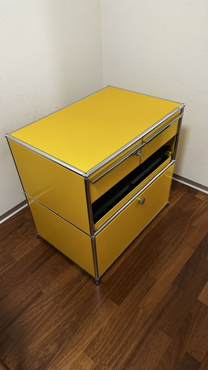 Conteneurs de construction: USM  Korpus  – D'occasion à Lostorf par Rebuli