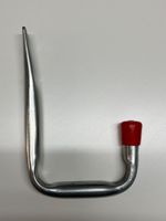 Wandhaken Metall mit rotem Griff guter Zustand