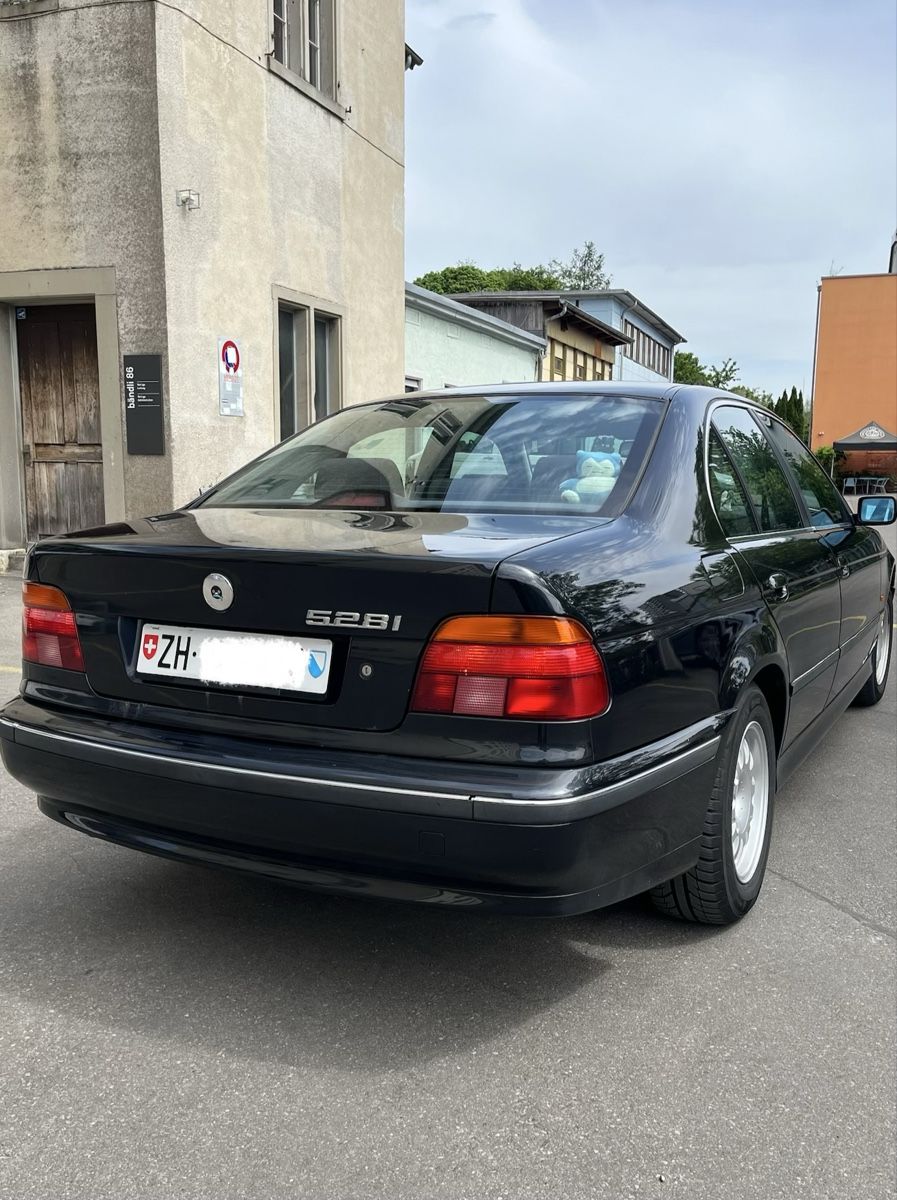 BMW Autos: BMW 528i AB SERVICE – D'occasion à Zürich par rxb_cdf5 8