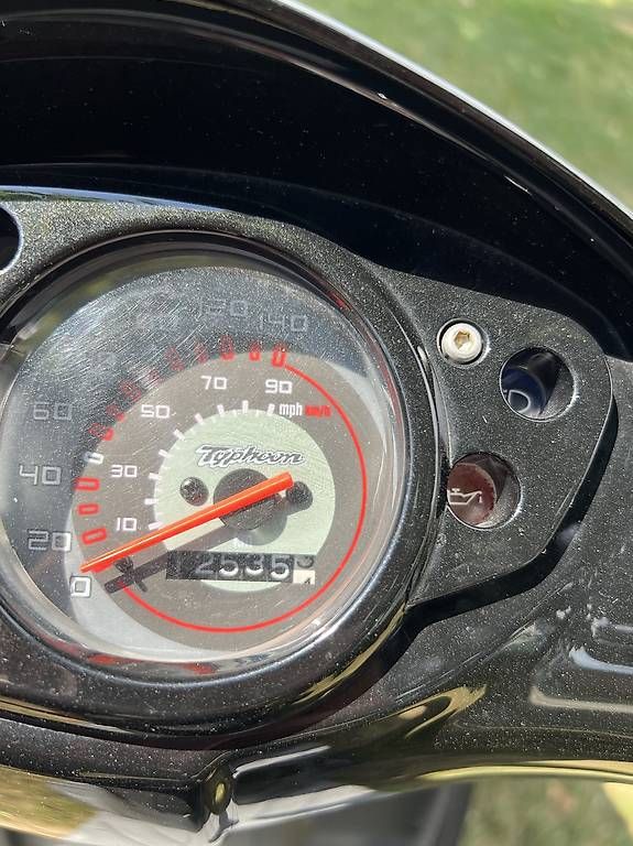 Scooter: Roller Piaggio Typhoon 125 mit  Extras (Zubehör ) – Usato da Bremgarten AG venduto da mariboz 4