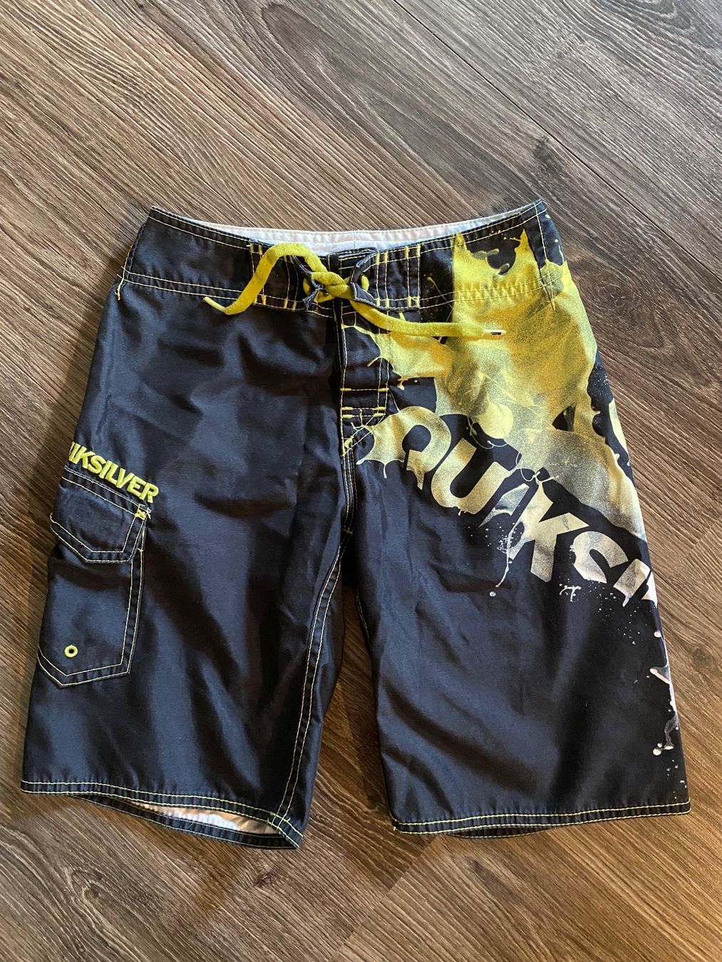 Quiksilver Hosen: Short QuickSilver 8 ans – Gebraucht aus Chermignon-Bas von mioumiou35