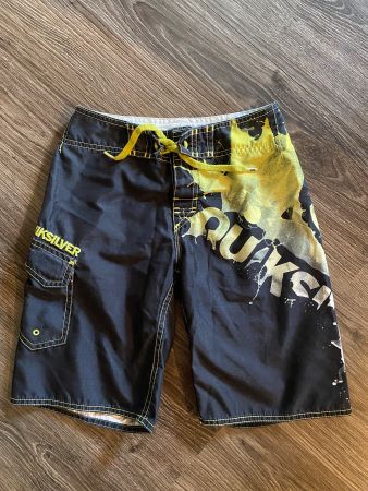 Short QuickSilver 8 ans