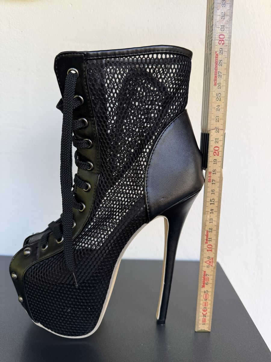 Scarpe da donna: Schwarze High Heels mit Schnürung  – Usato da Hinwil venduto da jen_z8kr 2