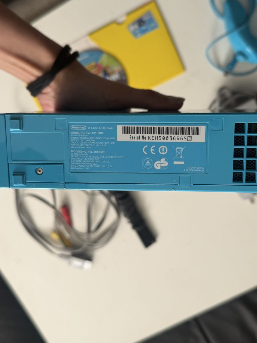Nintendo Console: Console Nintendo Wii Bleu Ciel + Mario & Sonic 2012 – Usato da Genève venduto da sho_67qj 4