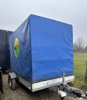 Anhänger mit Verdeck