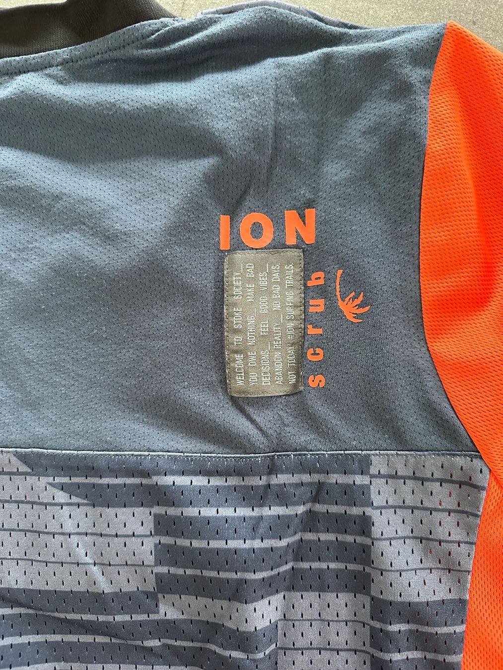 T-shirt: Bikeshirt von ION, Grösse L – Usato da Zug venduto da Surfgirl83 2