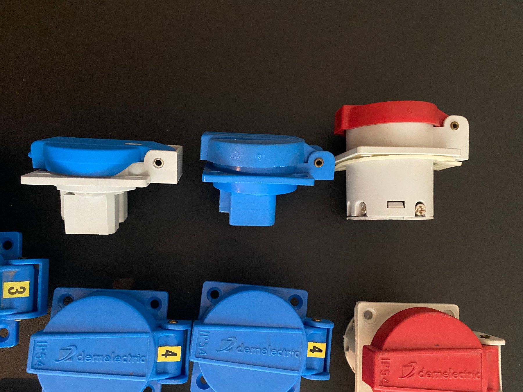 Elettrotecnica: Einbausteckdosen Typ23 Typ25 T23 T25 Stromverteiler LS RCD – Usato da Reinach BL venduto da Herzogtech 1
