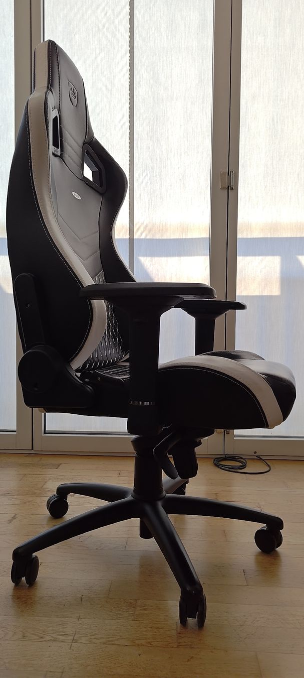 Noblechairs Stühle: Noblechairs Gaming-Stuhl – Gebraucht aus Luzern von Lorro 7