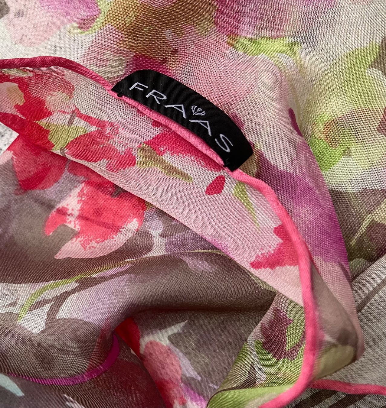 Foulards, Tücher & Schals: Fraas Seide Schal – Gebraucht aus Unterägeri von Jutka_04 2