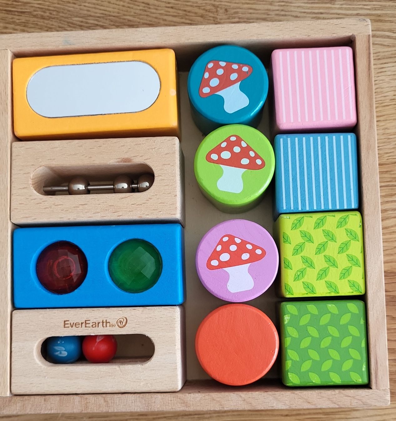 Jouets: Holzbausteine Set EverEarth – D'occasion à Dietlikon par Yul_yy9w