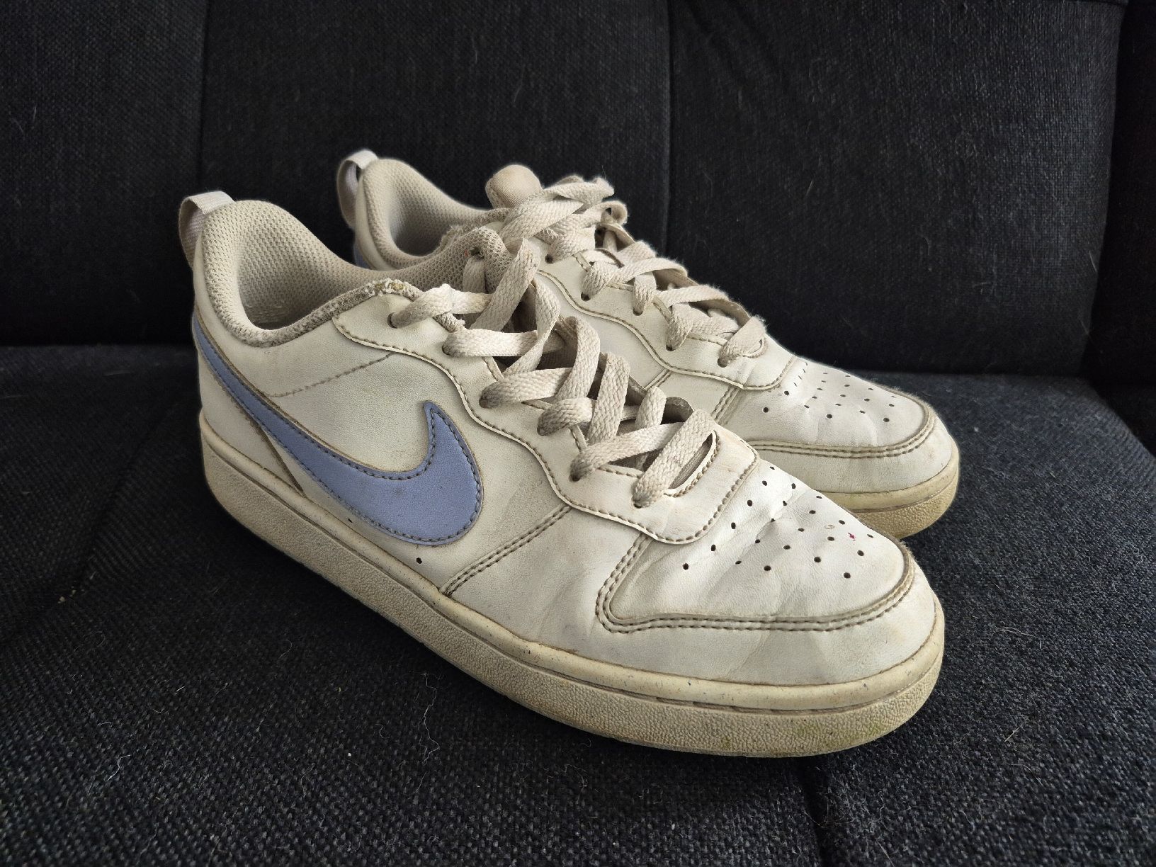 Nike Scarpe da donna: Nike Schuhe Gr. 39 – Usato da Igis venduto da Tiggers1 1