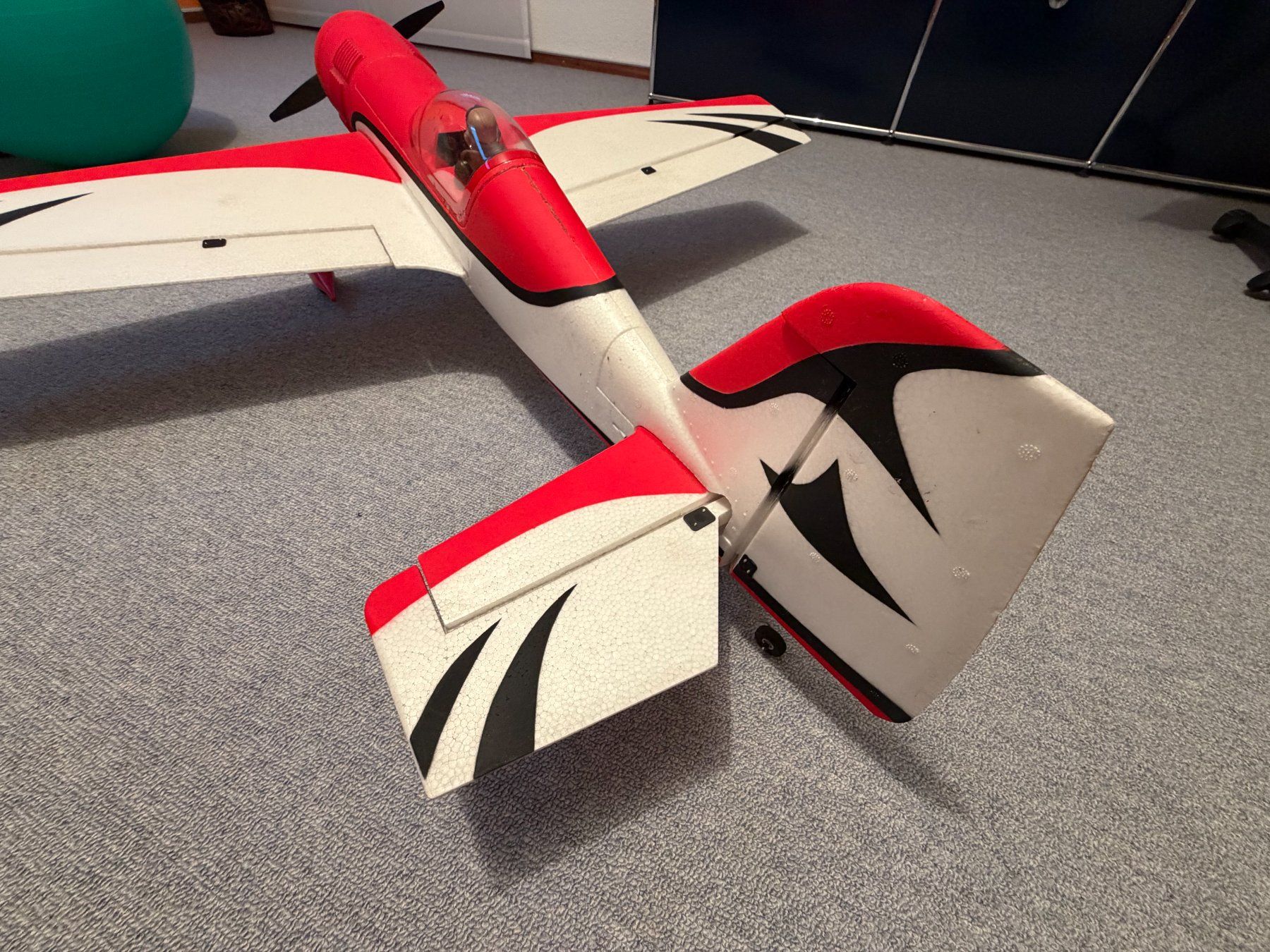 RC Modellbau: Dynam SU-26M EPO 1200mm rot/weiss – Gebraucht aus Laax GR von il_8klkd 2