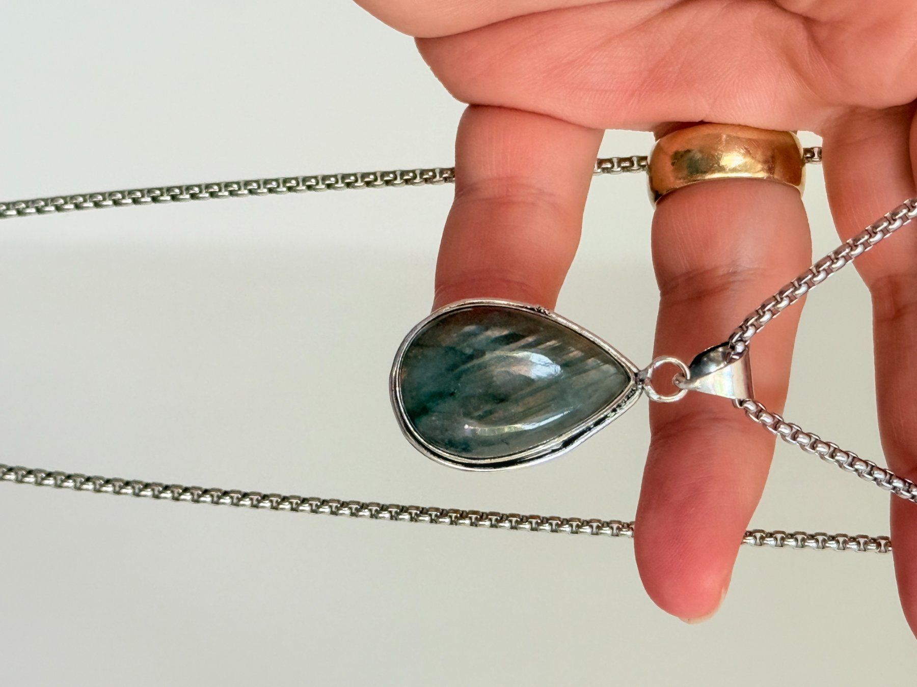 Colliers: Labradorite necklace – Neuf avec emballage d'origine à Genève par AGBERG 3