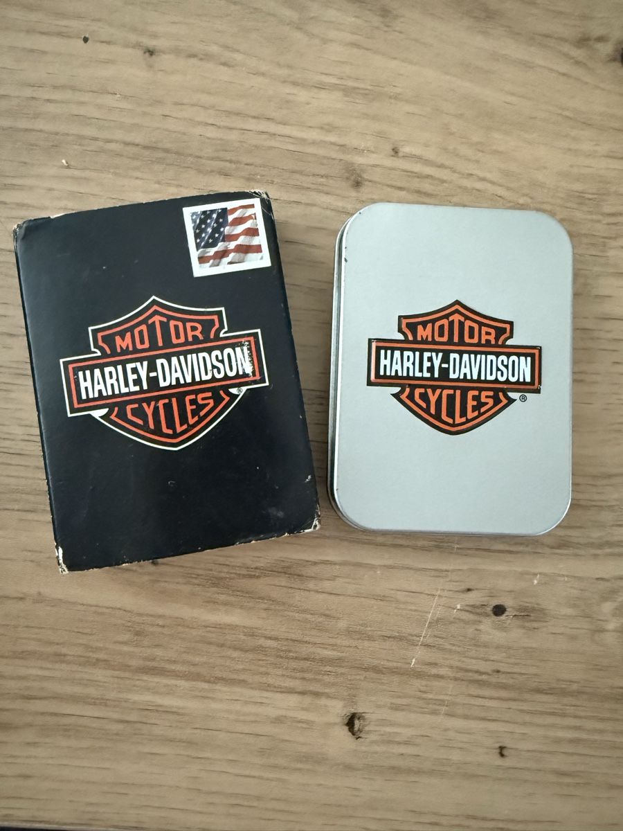 Harley-Davidson Accendini: Feuerzeug Harley-Davidson Messing mit Dose – Usato da Buch am Irchel venduto da Sweetharth 2