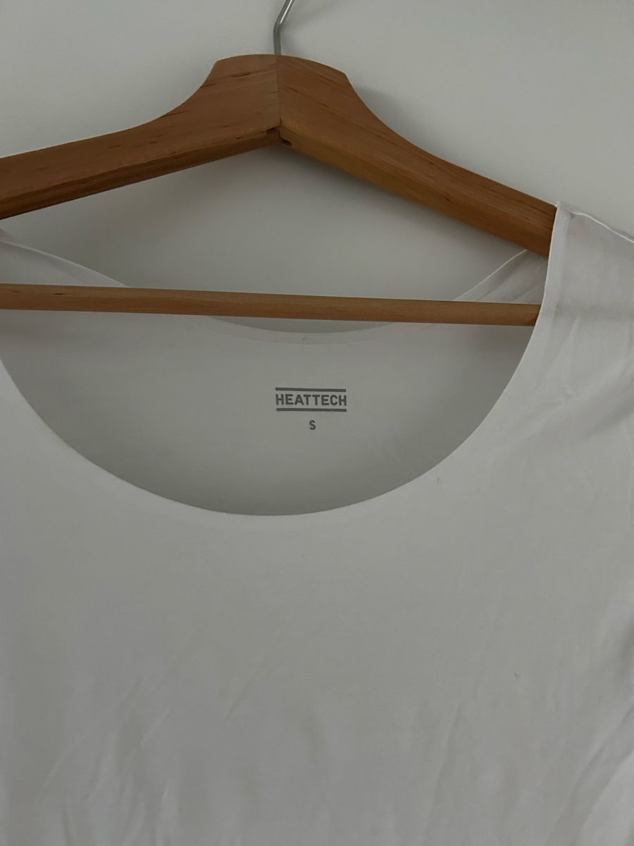 Uniqlo T-Shirts: Uniqlo heattech S – Gebraucht aus Zürich von cos_b629 1