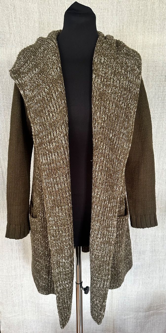 Stradivarius Jacken: Olivgrüne Strickjacke von Stradivarius Gr. S – Gebraucht aus Muri AG von Shoshana5