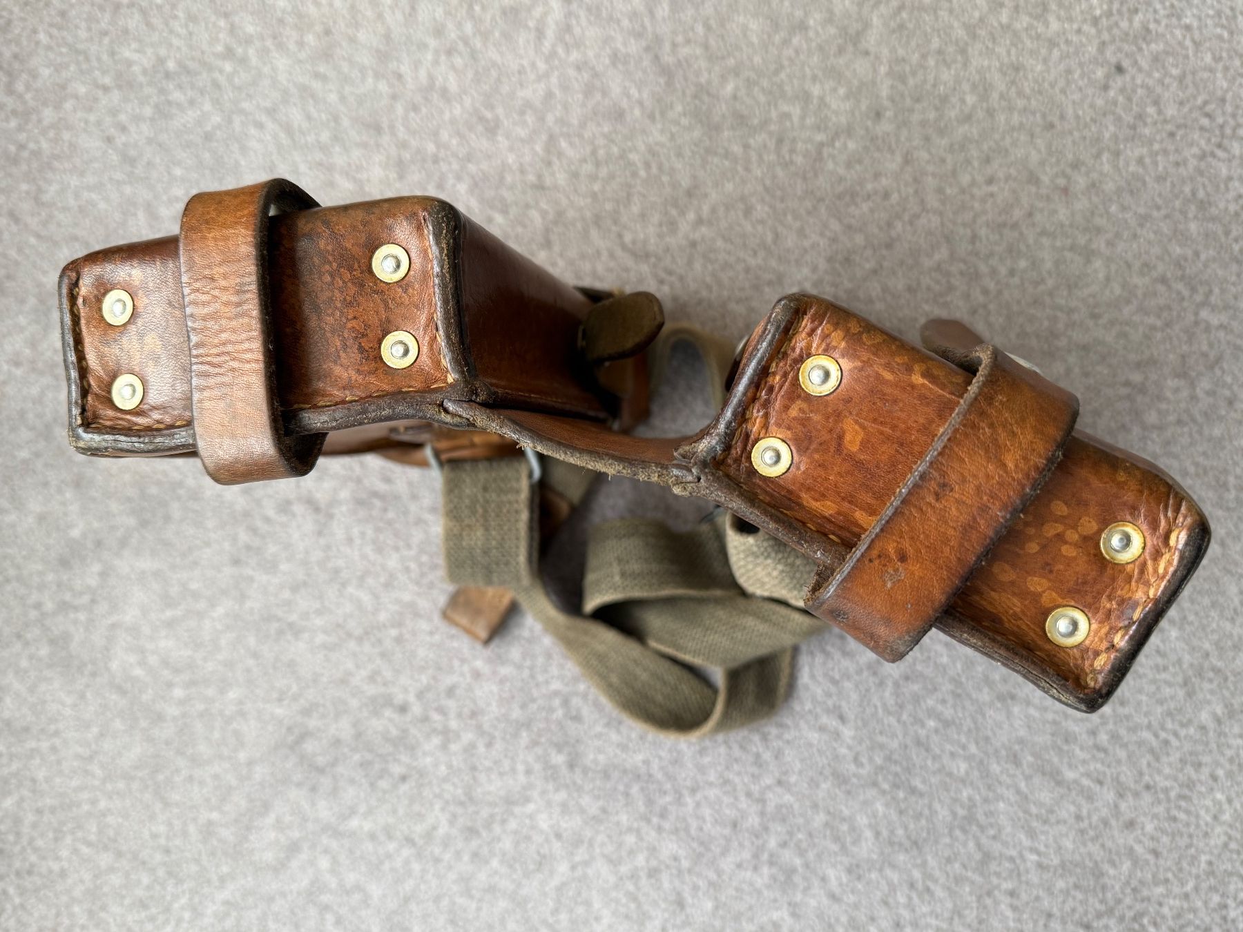 Schweizer Armee Uniformi: Magazintasche MP43 SUOMI - Schweizer Armee - 1945 – Usato da Brütten venduto da Hst1 6