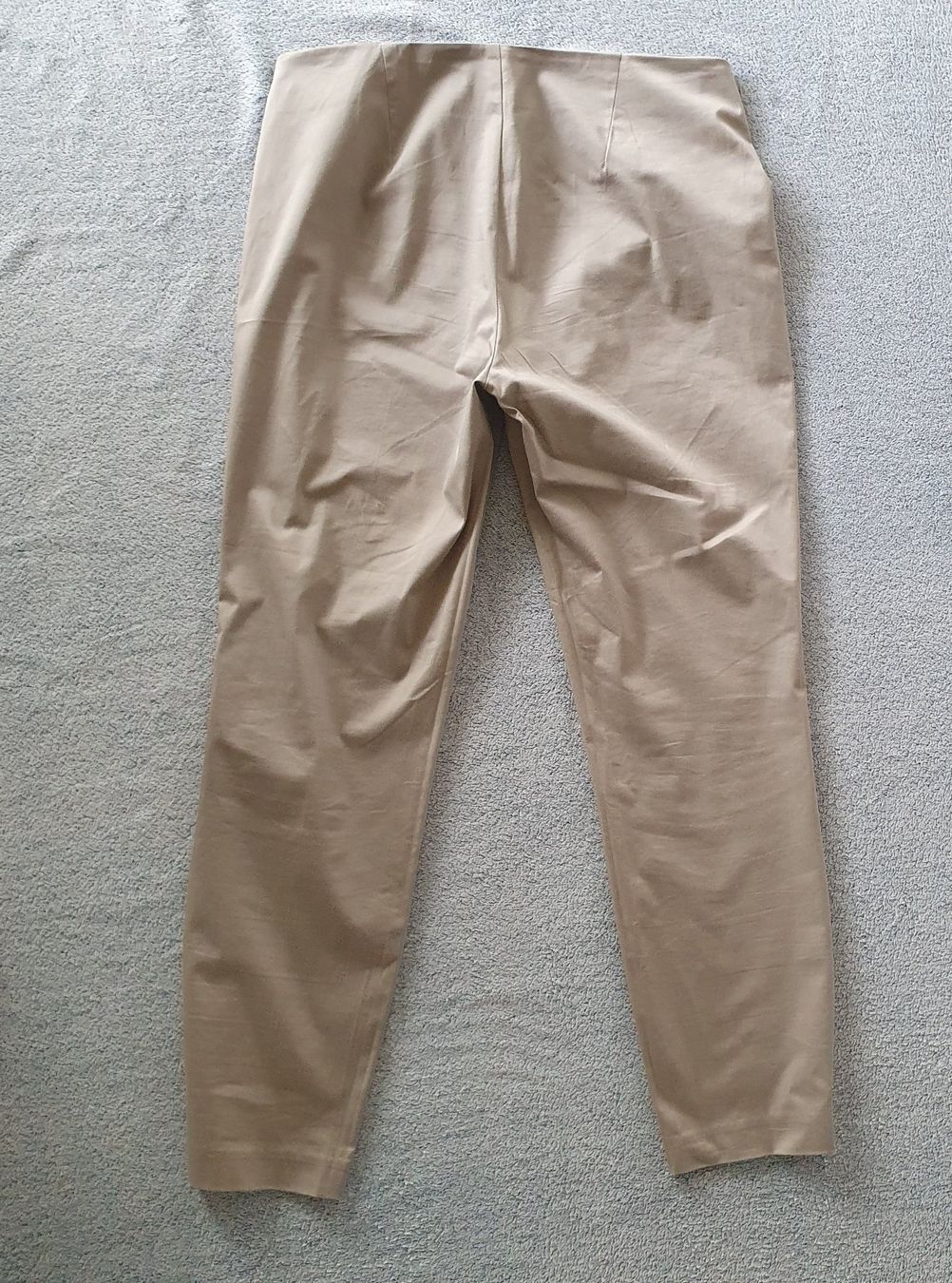 Benetton Pantaloni: Pantalon beige Benetton - Gr. M – Usato da boudry venduto da Let_20 2