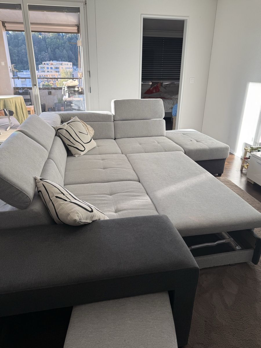Conforama Sofas: Ecksofa hellgrau dunkelgrau mit zwei Hocker gebraucht – D'occasion à Ebikon par celine1603 6