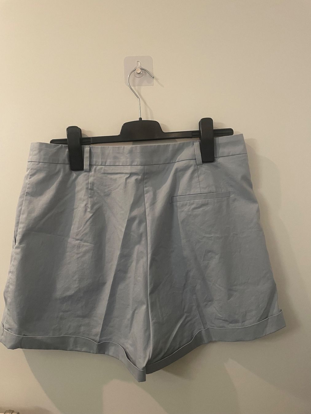 Pantaloni: Essentiel Antwerp Shorts - Gr. 42 – Usato da Hünenberg See venduto da DND5 1