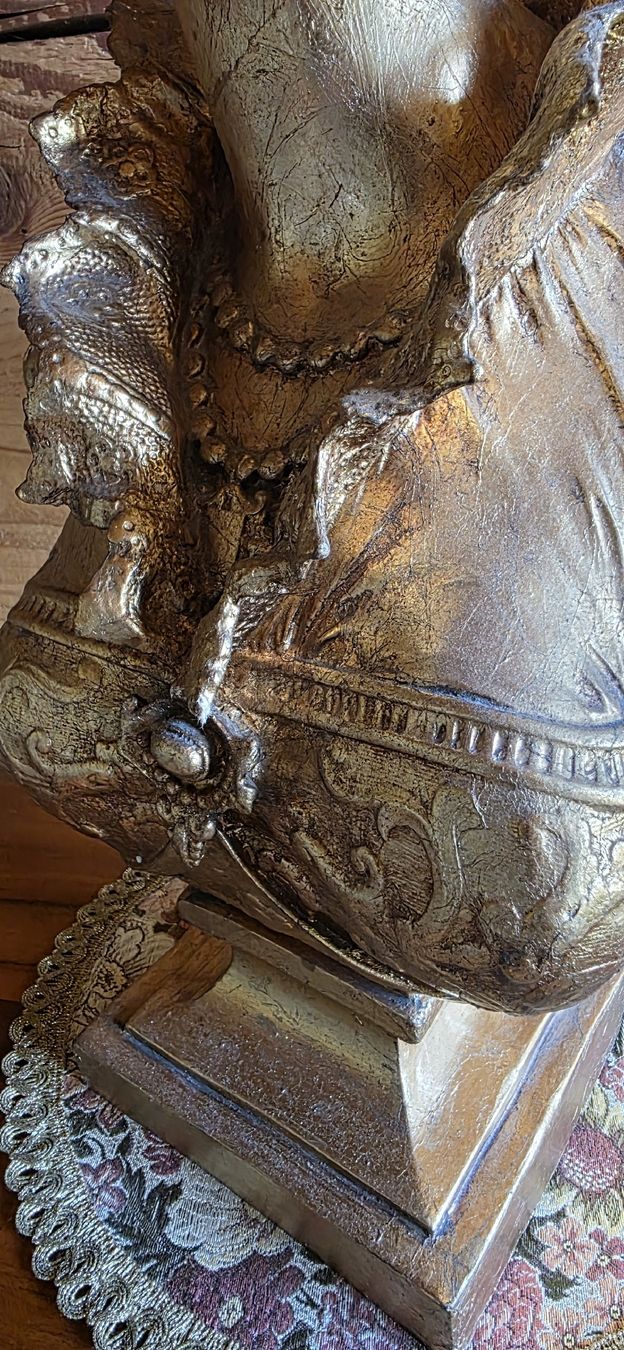 Sculture & Statue: Grosse Barock Damenbüste in Goldfarben – Usato da Wolfhalden venduto da Nati-Nati 1
