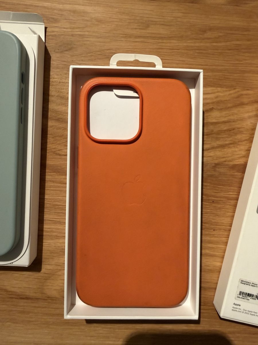 Apple Covers & Schutzfolien: Magsafe cover iphone 14 pro max – Gebraucht aus Giubiasco von kbo_zw7k