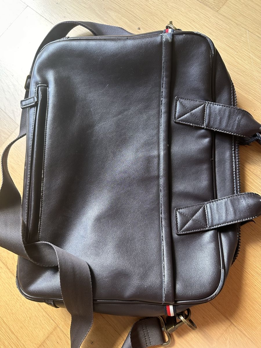 Tommy Hilfiger Borse: Tommy Hilfiger Laptop Bag Brown Fair Condition – Difettoso da Horgen venduto da ger_2y92 6