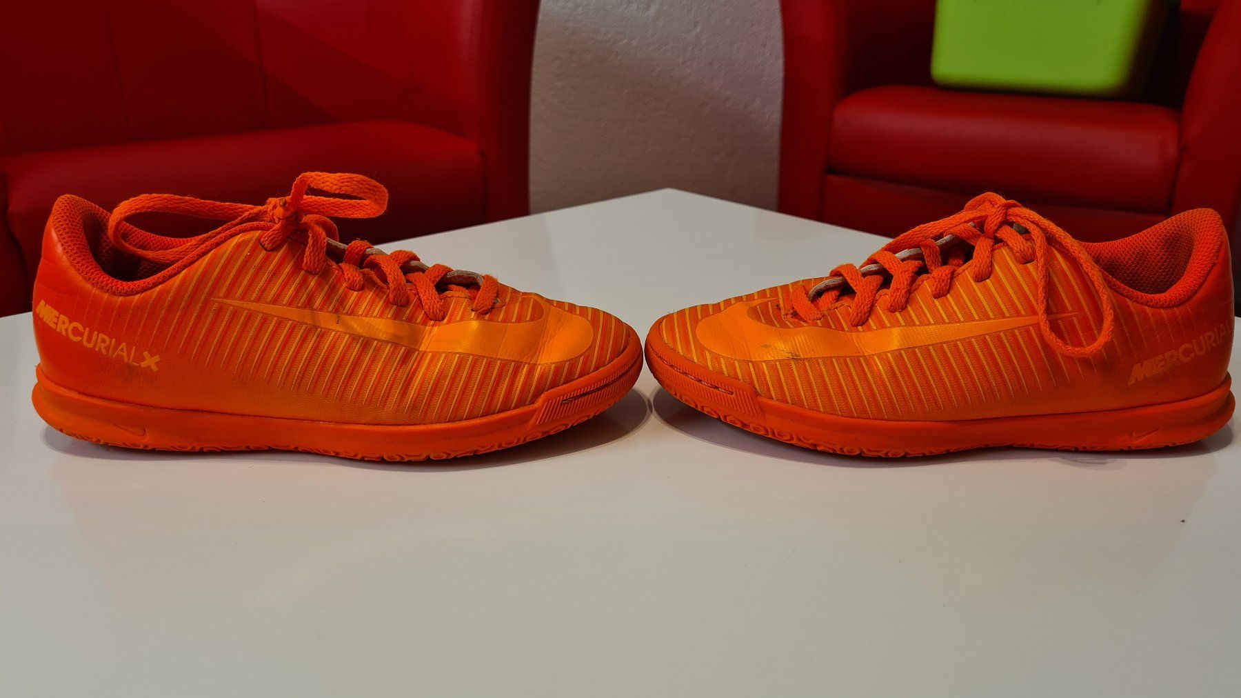 Nike Scarpe per ragazzi: Nike Schuhe Gr.32 – Usato da Obergösgen venduto da schesom