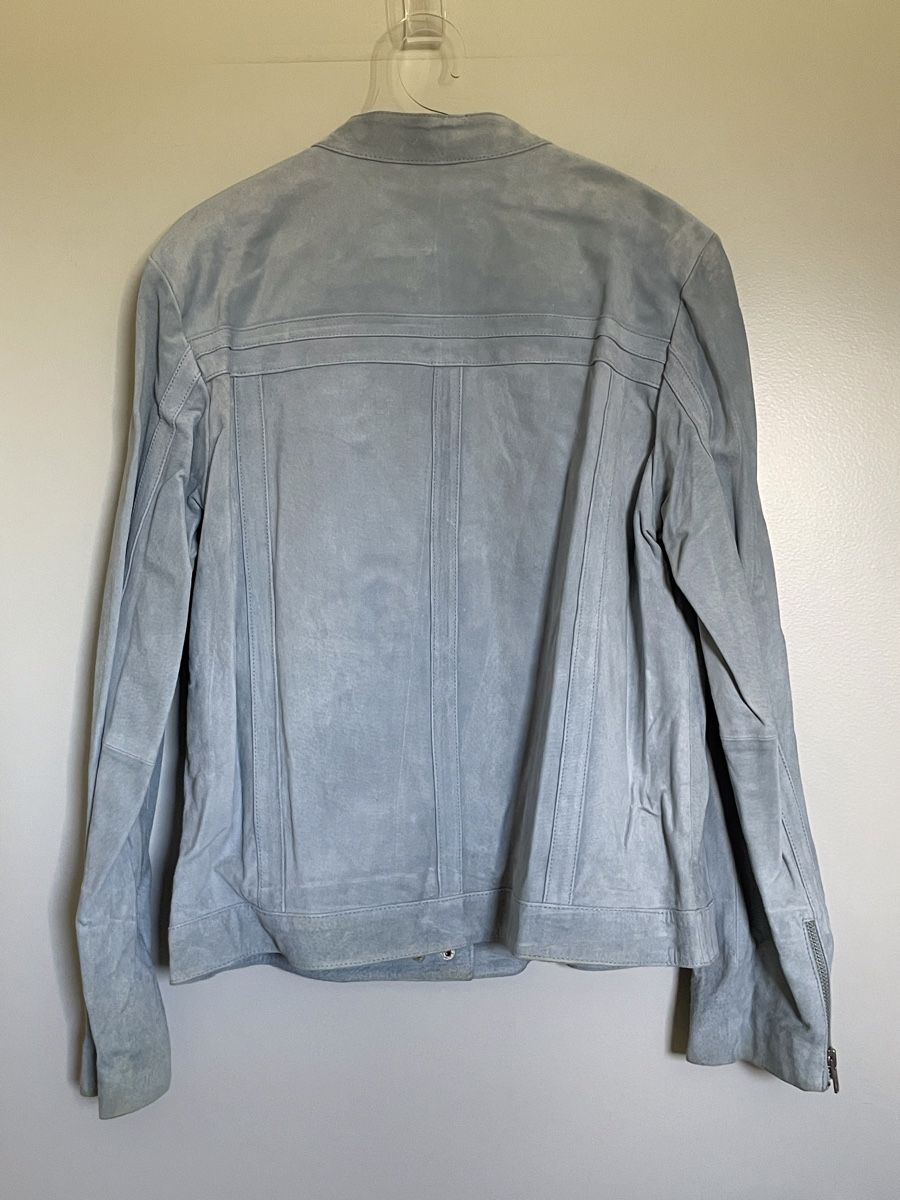 Giacche: Veste en daim bleu clair taille 40 – Usato da Vuadens venduto da Nina11 1