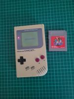 Classic Nintendo Game Boy + Pokémon red JPN