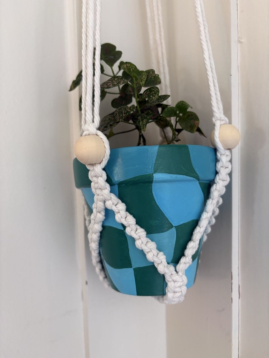 Tutte le decorazioni: *Neu* Macramee Boho Pflanzenhänger Blumenampel, klein  – Nuovo (secondo la descrizione) da Grüningen venduto da Nickyemolient 1