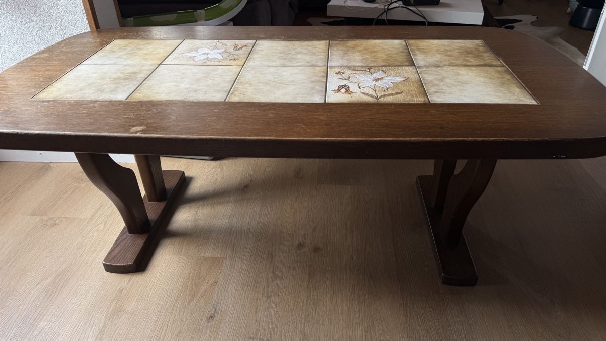 Tavoli: antiker Couchtisch mit Kacheleinsatz – Usato da Muolen venduto da lvo_tl8q 2