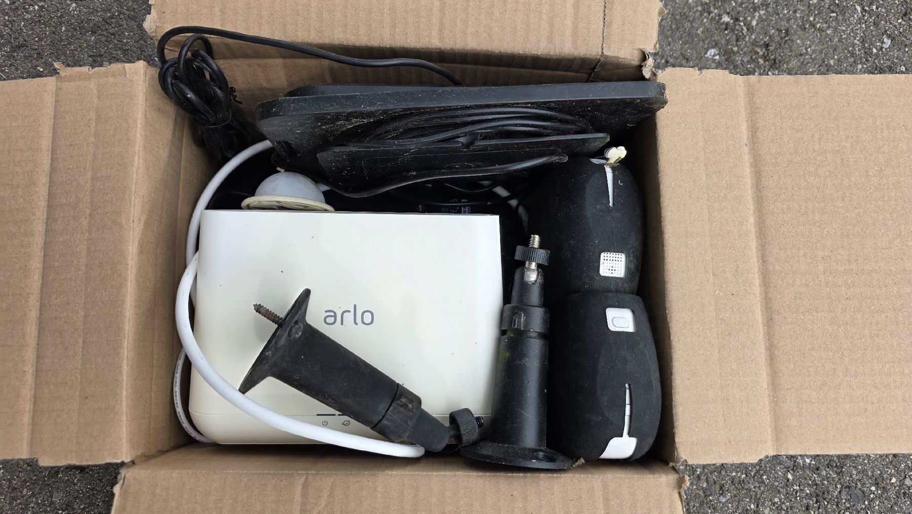 Arlo Webcams: Kit Arlo Pro 2 – Gebraucht aus Villarvolard von Ptilu