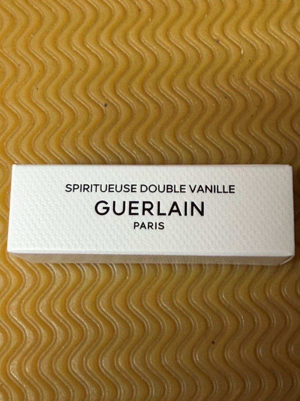 Guerlain Profumi & Eau de Toilette: Guerlain - Spiritueuse double vanille – Nuovo e nell'imballaggio originale da fey venduto da Caductilometre