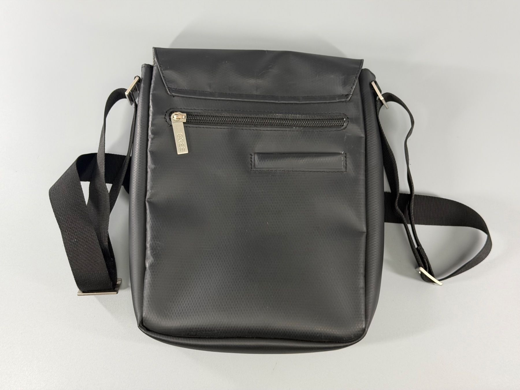 Bree Taschen: BREE Messenger Bag Schwarz, Top Zustand. – Gebraucht aus Sennhof von Johnbest 6