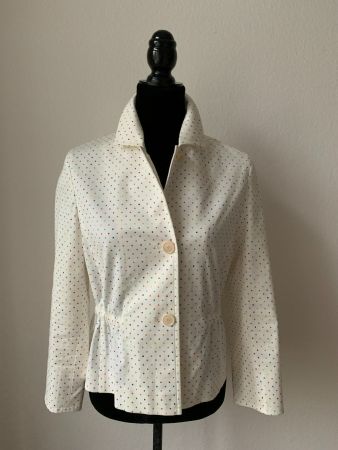 AKRIS: Neuer heller Blazer mit farbenfrohen Punkten, 36