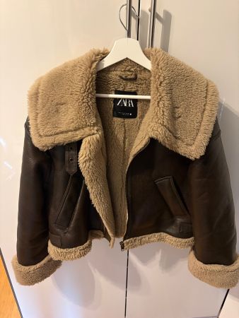 Zara Aviator-Jacke, Braun mit Teddyfutter (S)