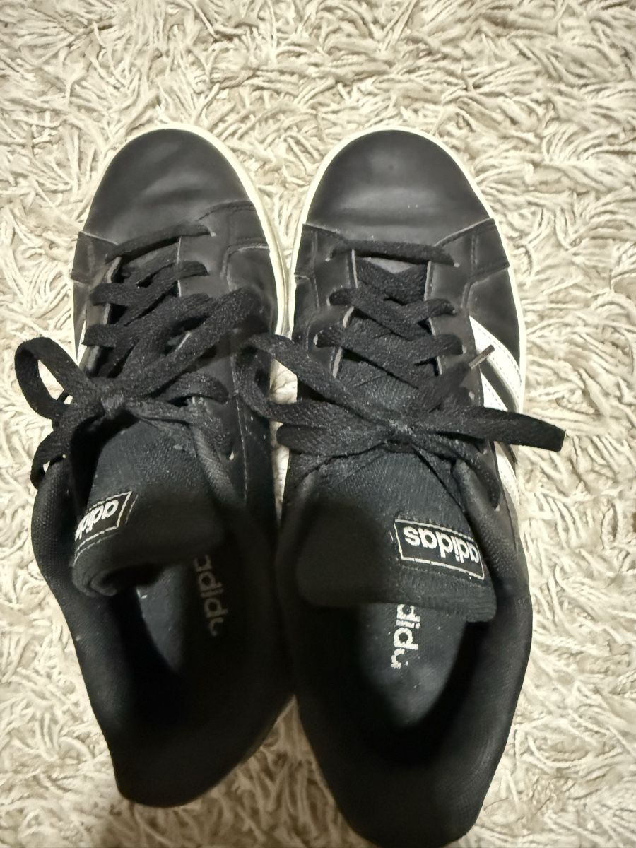 Chaussures femmes: Adidas schuhe – D'occasion à visp par Kmemo1 1