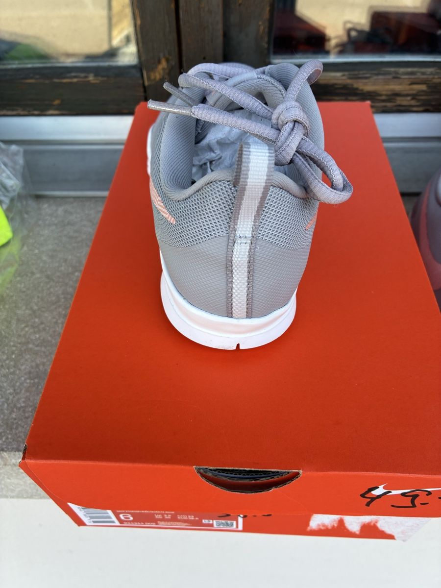 Nike Scarpe da donna: Damen Turnschuhe Nike Flex Essential Grösse 38.5 NEU – Nuovo e nell'imballaggio originale da Zürich venduto da Msirco 3