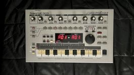 Roland MC-303