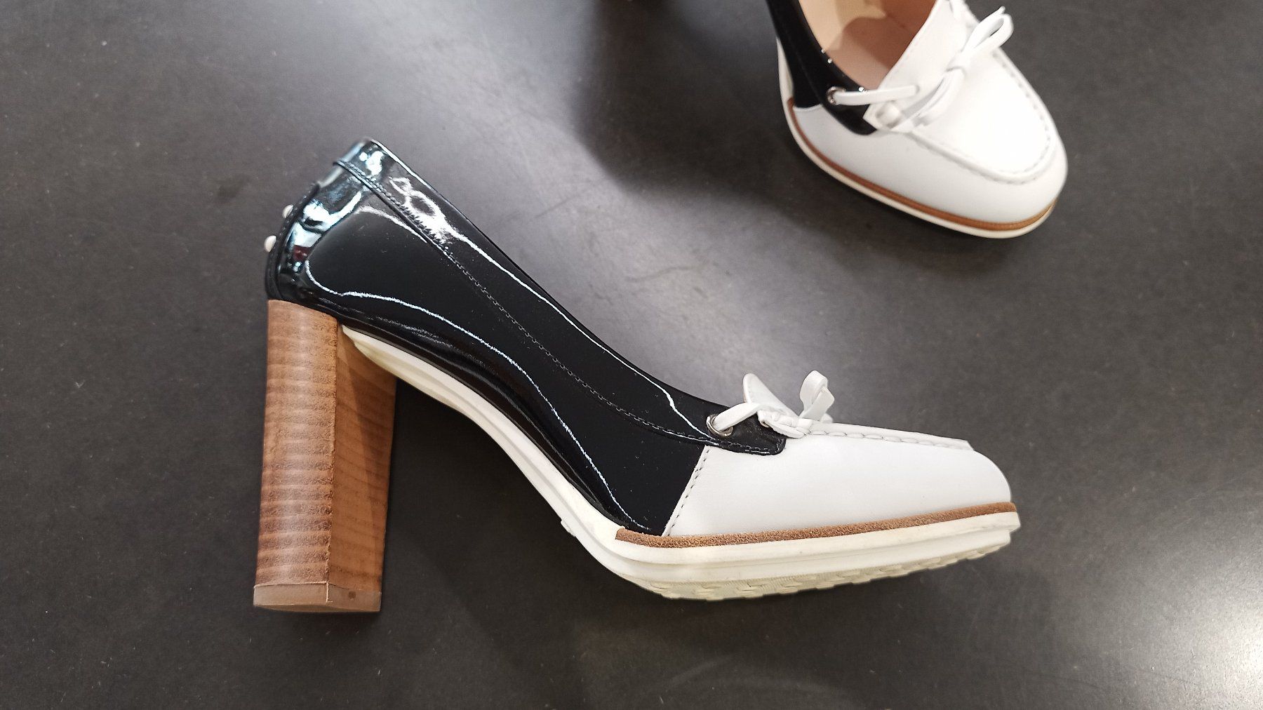 Tod'S Damenschuhe: Tod's Pump weiss/schwarz Grösse 37 – Gebraucht aus Altishausen von Tschipfo 2