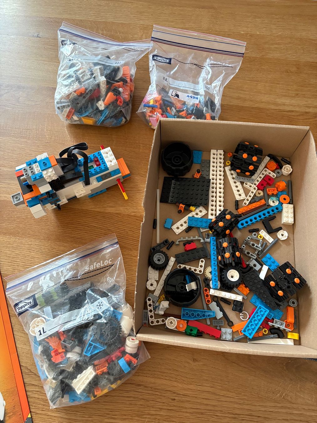 Lego Baukästen: Lego Boost (programmierbares Roboticset) – Gebraucht aus Auw von sunny712 2