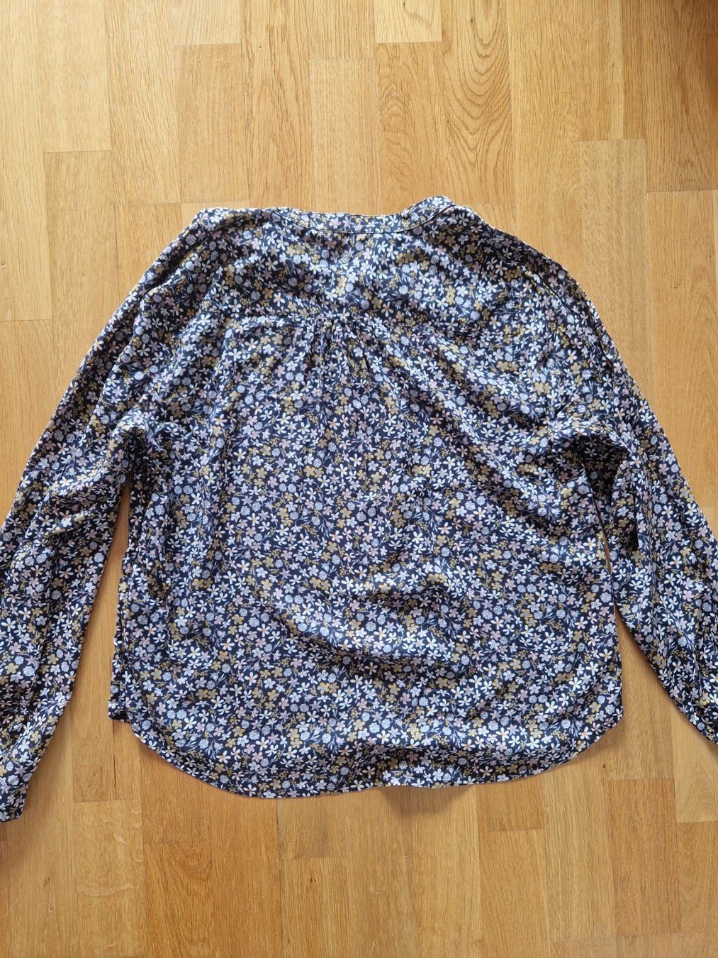 Blusen: Mustang True Denim Langarmbluse Blumenmuster Gr. 40 – Gebraucht aus Buchs Sg von Valedi 3