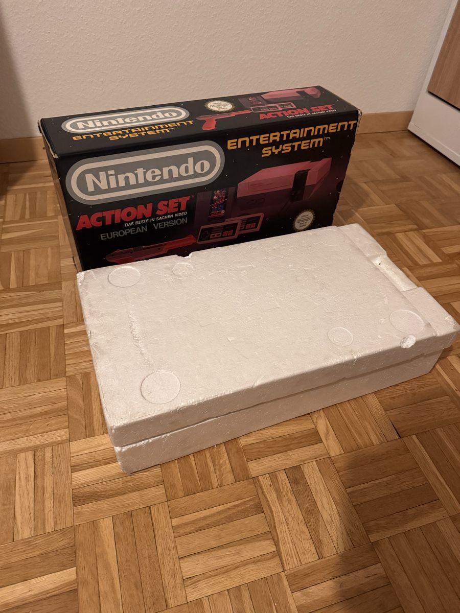 Nintendo Consoles: Nintendo NES 1985 – Neuf (Voir description) à Grand-lancy par RustytoRestore 2