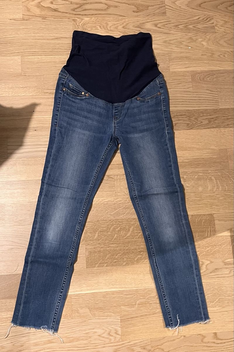H&M Lotti di vestiti: Lot de jeans de grossesse - 36 – Usato da Romanel-s-Lausanne venduto da cha_8vqy 1