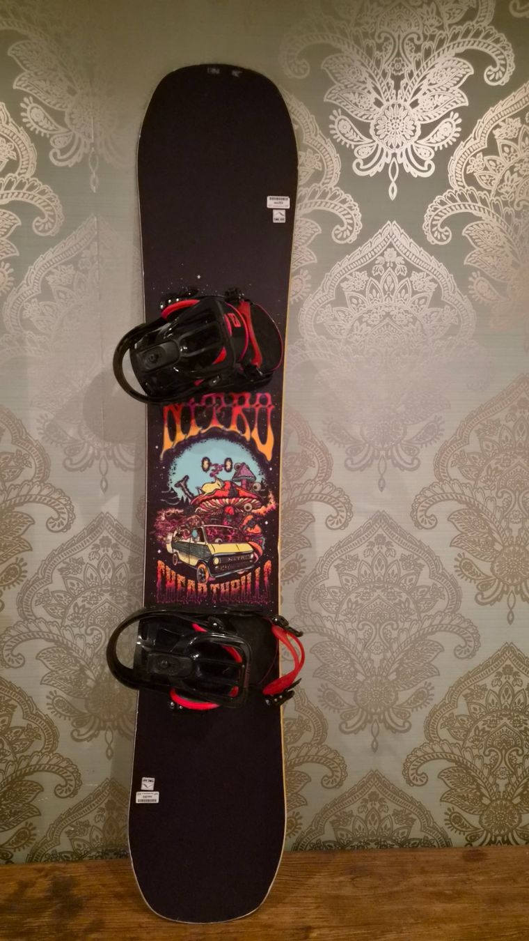 Snowboard Nitro Board: Nitro Snowboard 148cm inkl. Bindung – Usato da Oberrieden venduto da Raja011