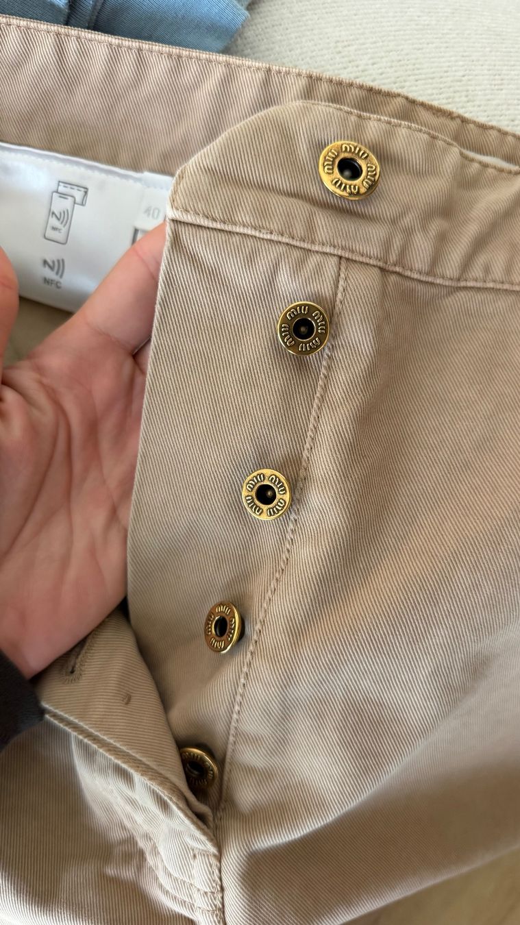Miu Miu Pantaloni: Miu Miu shorts new – Nuovo e nell'imballaggio originale da Paradiso venduto da Under_sun 6