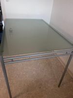 Esstisch Glas Metall Gestell matt Glasplatte
